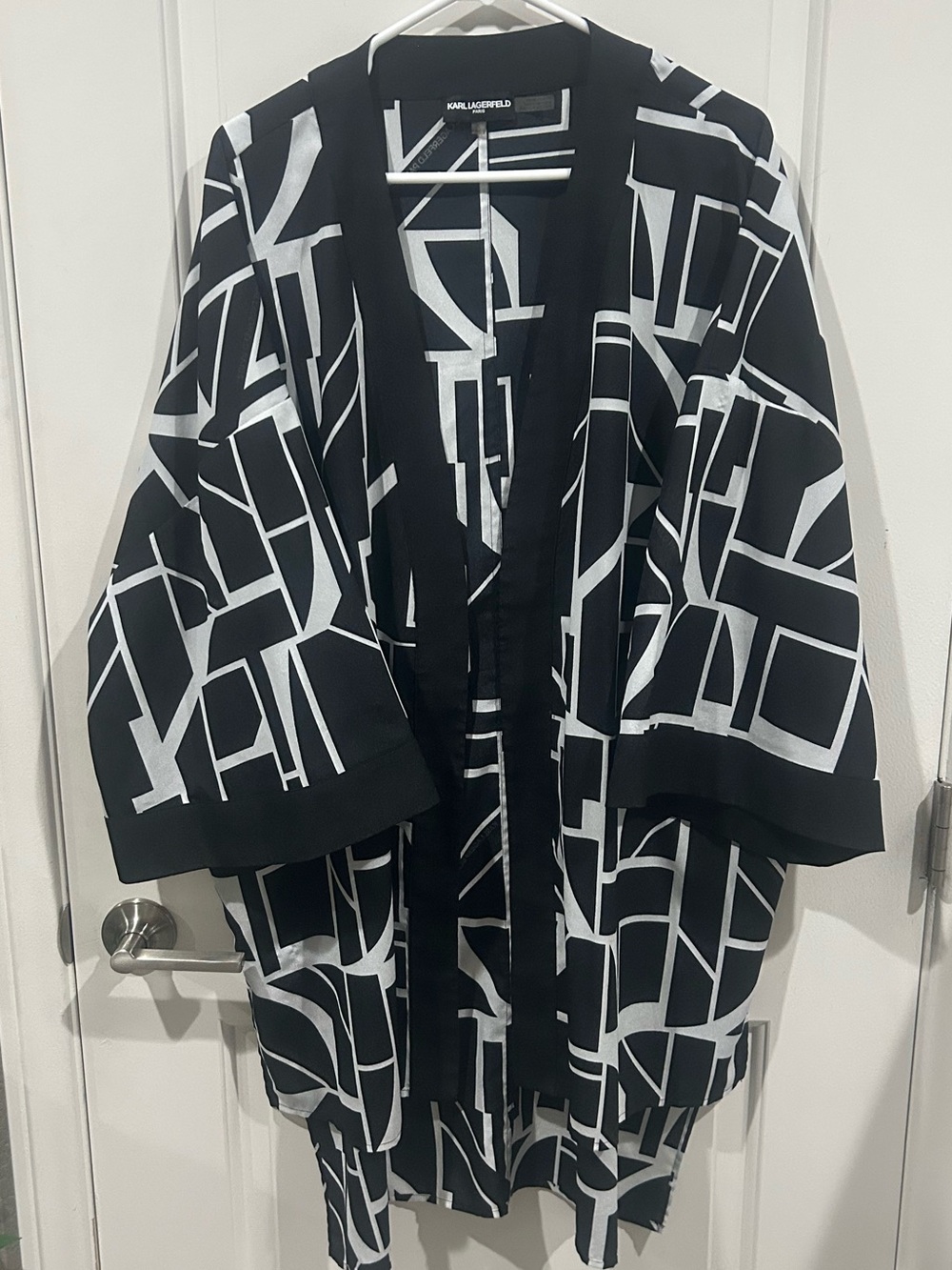 Karl Lagerfeld Black & White Geometric Open Kimono